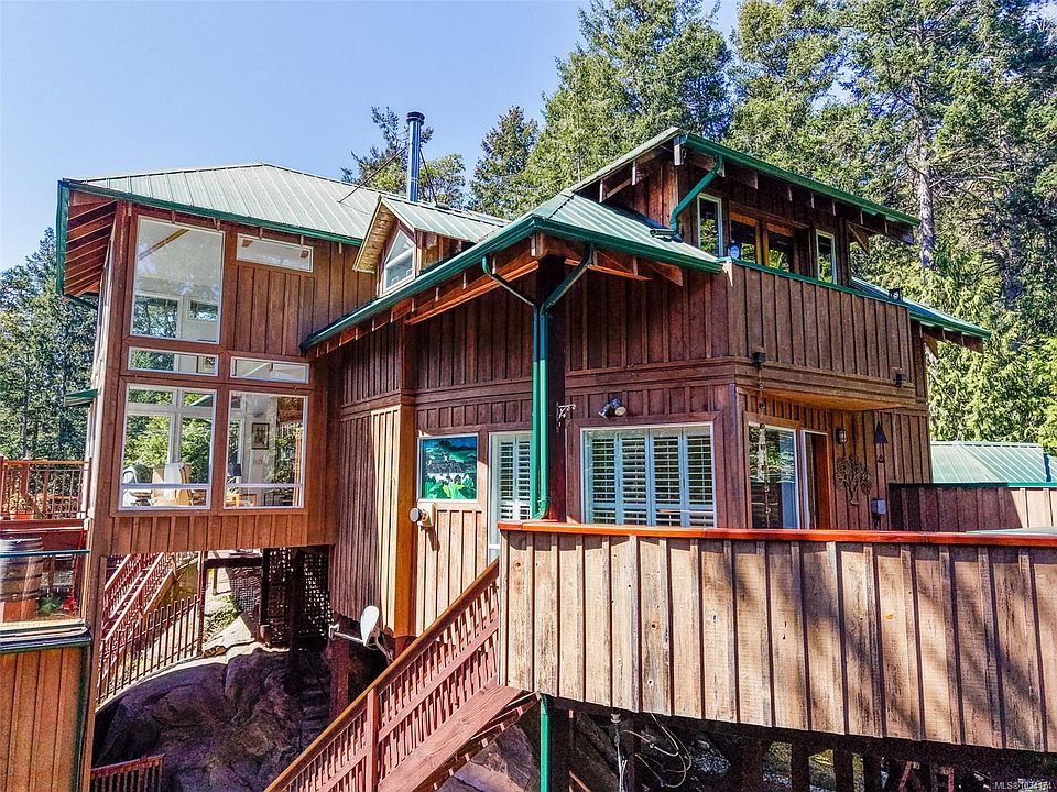1st image of 486 Bluff Way