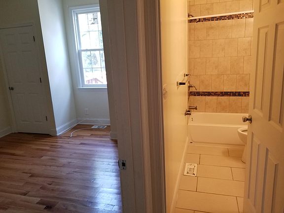 3rd image of 2403 Rockwell Ave