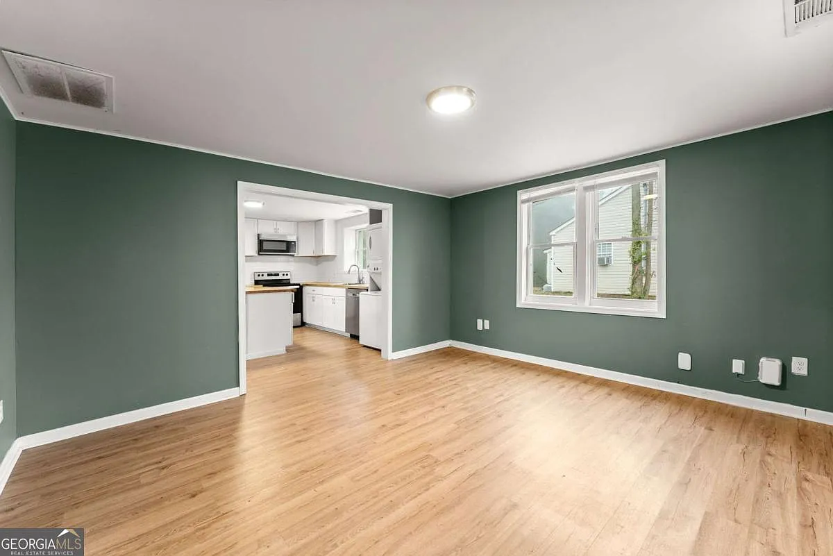 2 bed, 1.0 bath, 840 sqft, $1,575 — Photo 4