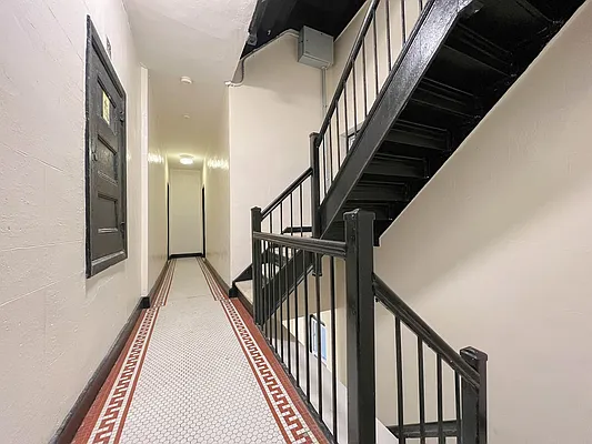 Rented by Compass | media 25