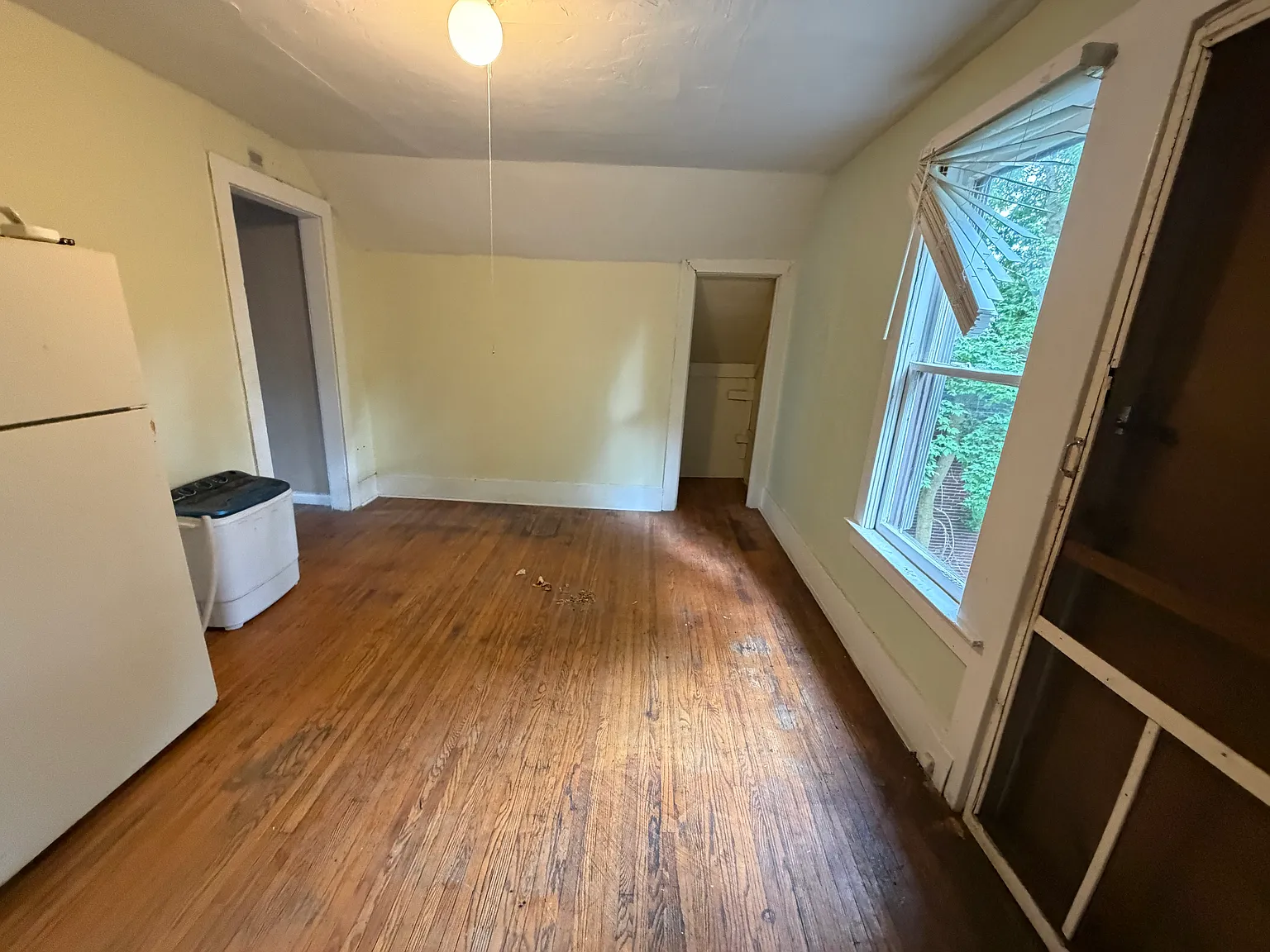 2 bed, 700 sqft, $1,000 — Photo 3