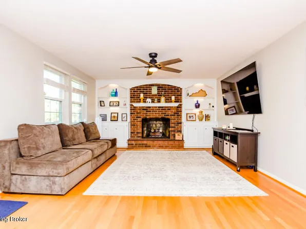 308 Hemingway Rd, Saint Matthews, KY 40207