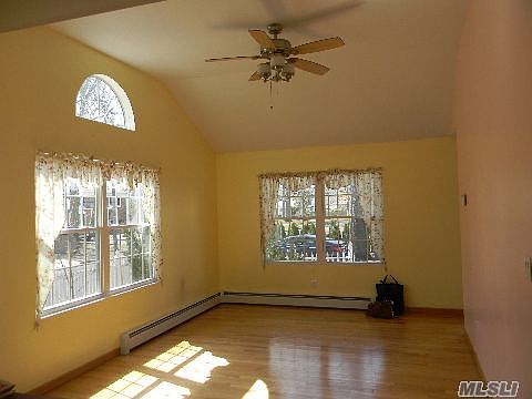 5th image of 30 Oakdale Ave