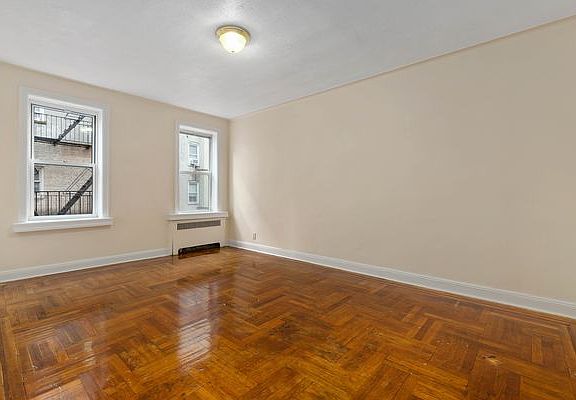 3rd image of 189 E 18th St APT 2F