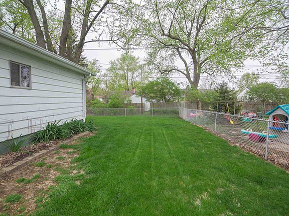 5th image of 36 Vernon Ln