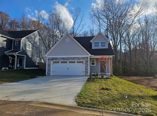 23 Red Ridge Ln, Black Mountain, NC 28711