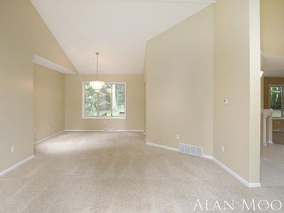 3rd image of 7153 Cuesta Way Dr NE