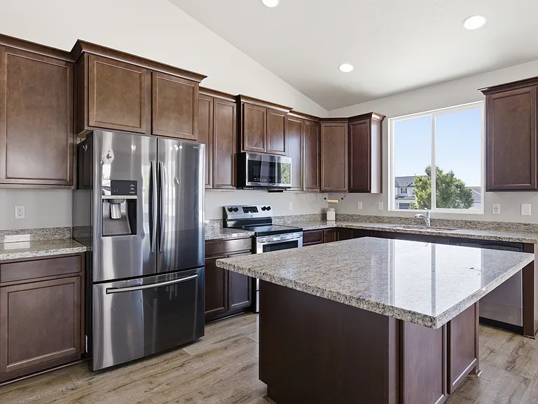 312 W Sapphire Dr — Photo 10