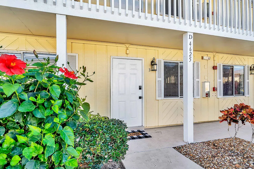 4625 Bayshore Dr — Photo 3