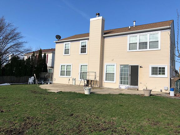 2nd image of 1181 Narragansett Dr