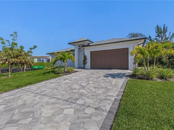 2499 Pine ST, NAPLES, FL 34112