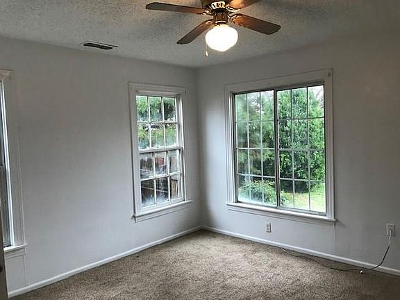 4th image of 1641 Portland Ave