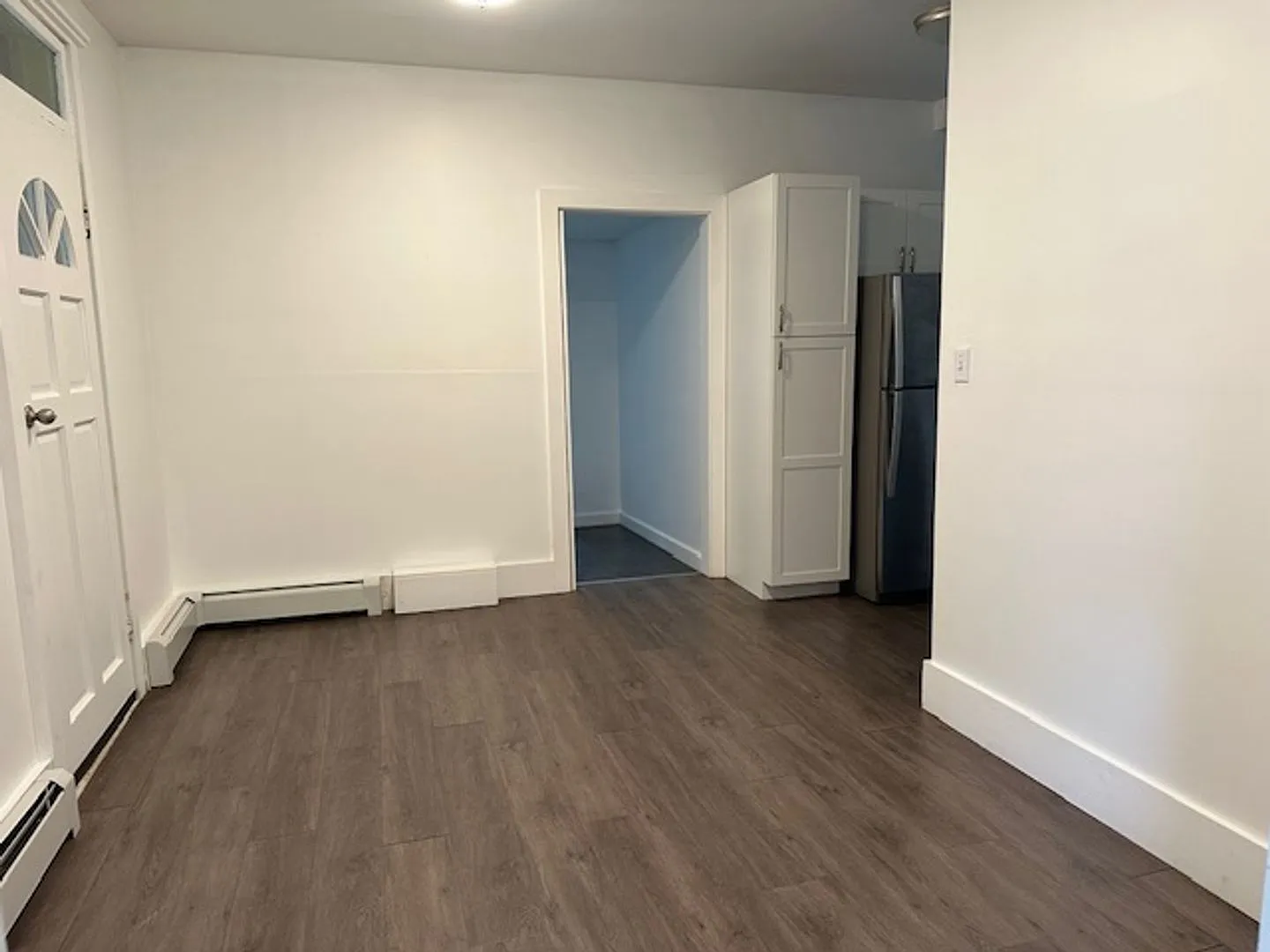 Welcome to this 2-bedroom, 1-bathroom 1st floor apartment in Mechanicsburg, PA, located within th... — Photo 2