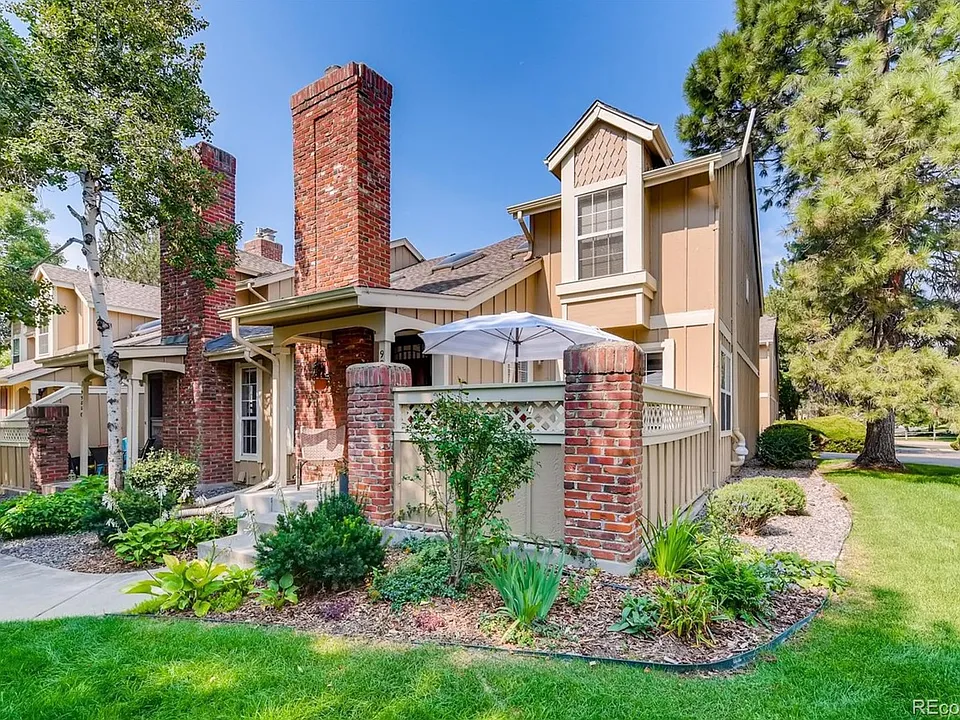 Side View (Corner Lot)