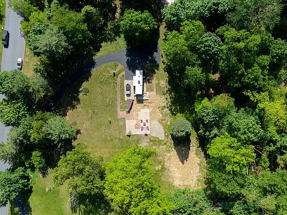 3rd image of 4605 Custer Dr
