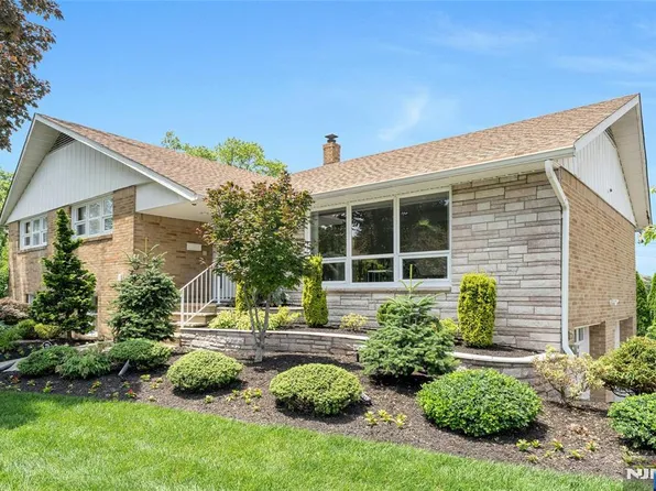 378 Forest Dr, Englewood Cliffs, NJ 07632
