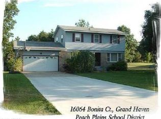 16064 Bonita Ct, Grand Haven, MI 49417