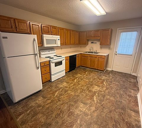 3rd image of 536 Lincoln Ave #536