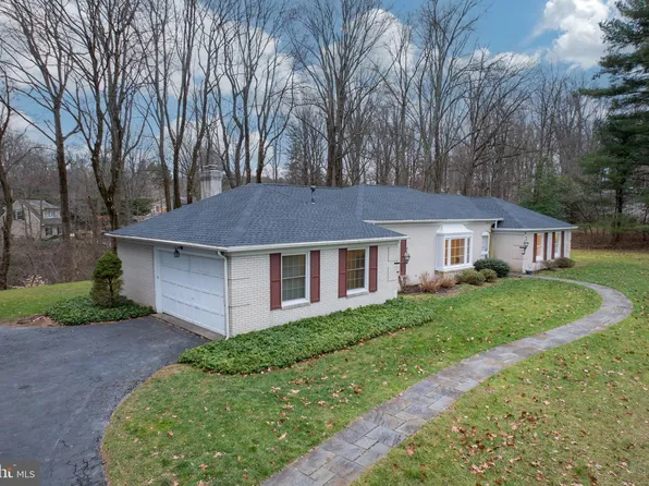 12 Carey Dr, Ambler, PA 19002