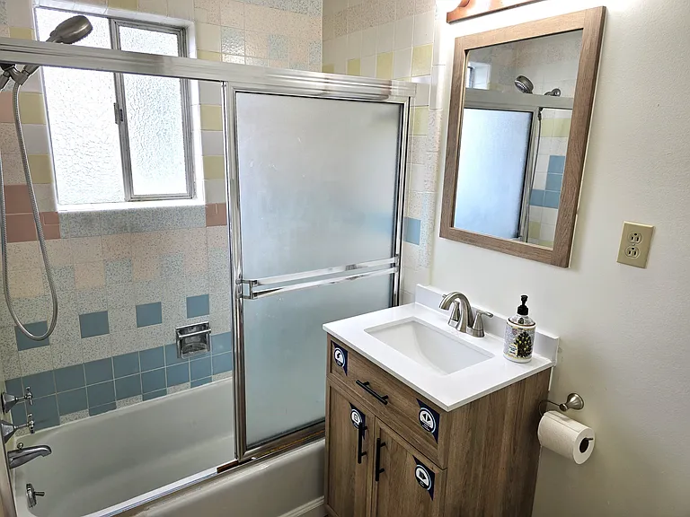 7009 Rainier Dr — Photo 23