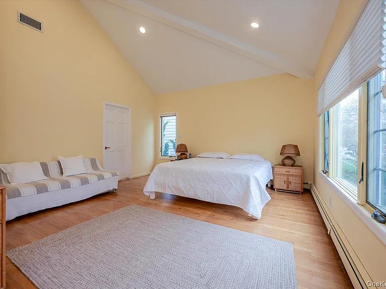 1701 Bay Blvd — Photo 14