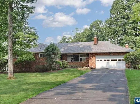 91 Rose Ave, Woodcliff Lake, NJ 07677