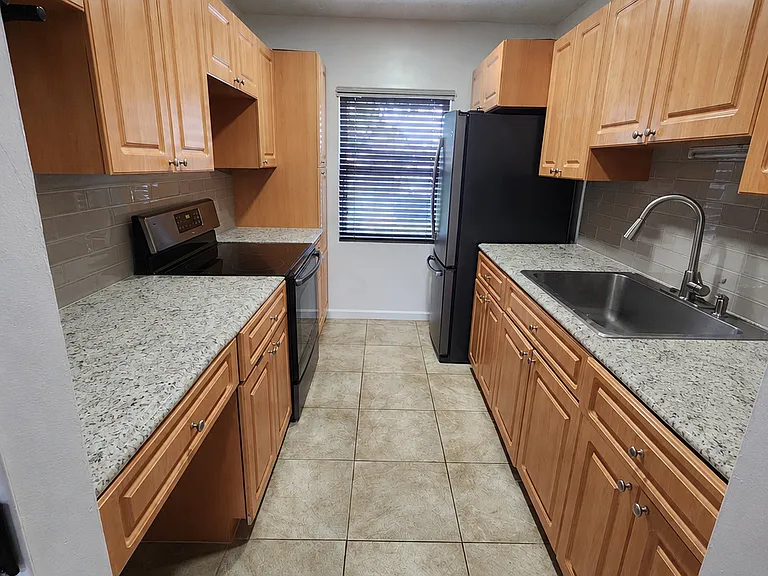 5113 SW 138 Avenue Cir — Photo 14