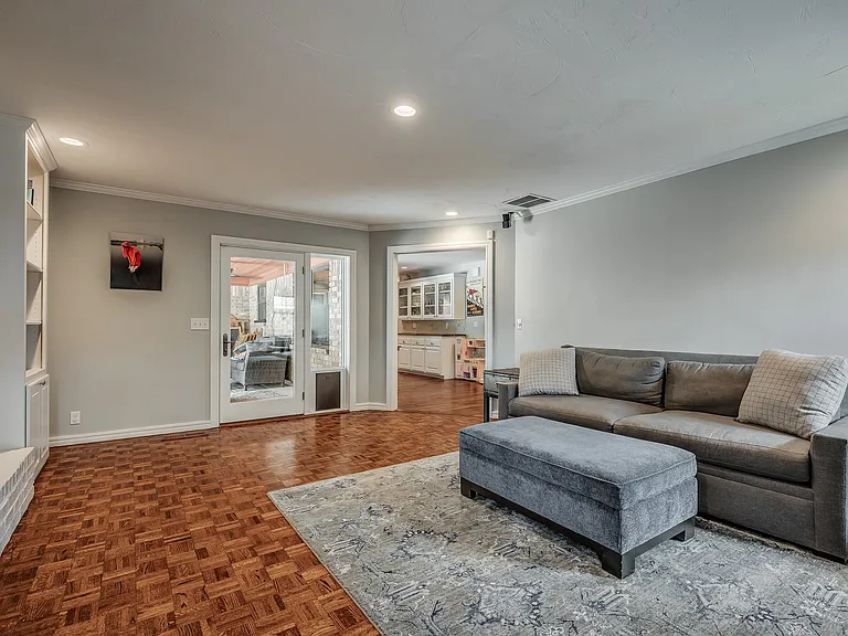 11105 Leaning Elm Rd — Photo 13