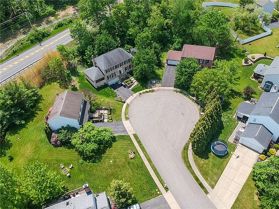 5th image of 13 Bradley Ct