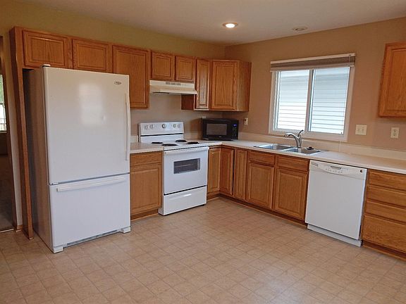 5th image of 5041 Dudley St