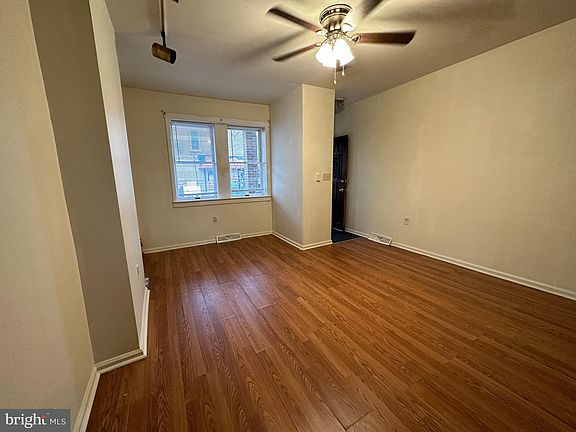 4th image of 1202 Elm St