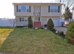 84 Highfield Ave, Aberdeen, NJ 07747