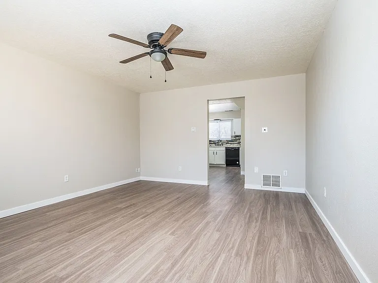 Spacious 2-Bedroom Townhomes — Photo 22