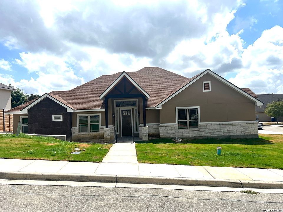 1st image of 2710 ROYALWOOD