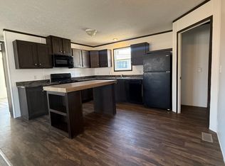 570 Cumberland Dr, Hobart, IN 46342