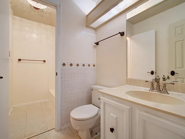 10509 Doering Ln — Photo 17