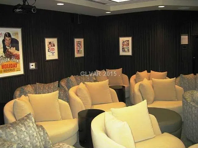 1 bed, 1.5 bath, 1388 sqft, $2,000 — Photo 4