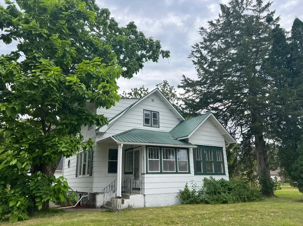 201 3rd Ave N, Waldorf, MN 56091