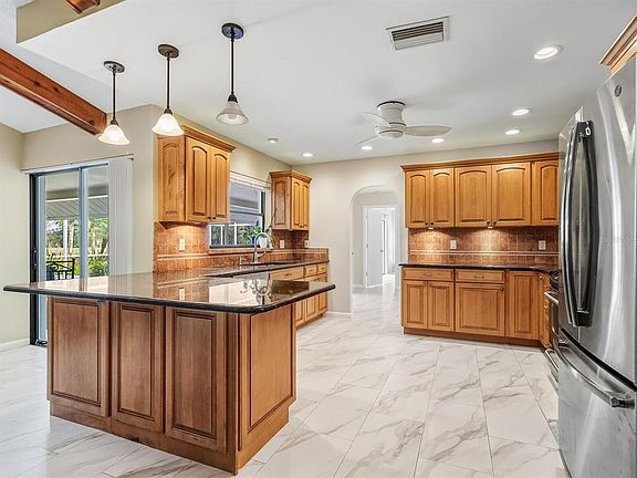 3rd image of 4725 Greencroft Rd