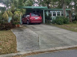 11712 Hickory Ln, Tavares, FL 32778