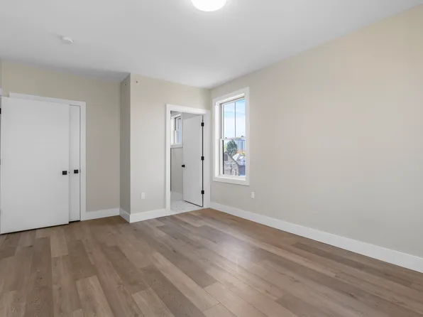 2021 Jones Road image 6 of 14