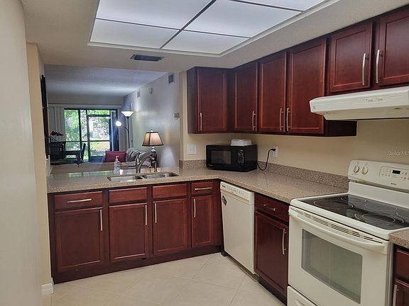 5th image of 5697 Summerside Ln #A