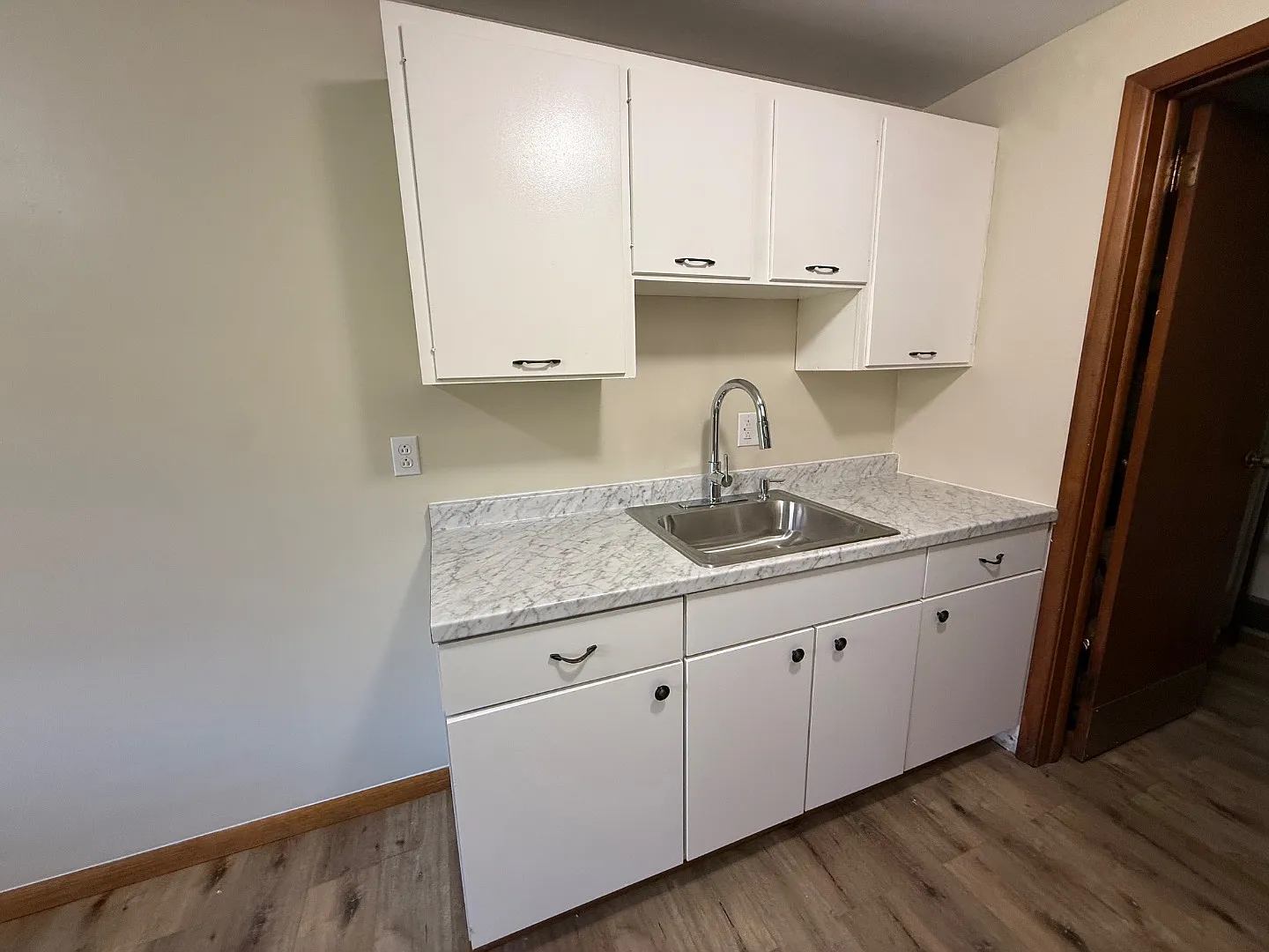 112 S Scott St - 112 S Scott St. Apt-C — Photo 4