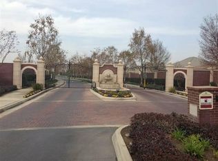 300 Tiffany Dr, Bakersfield, CA 93312