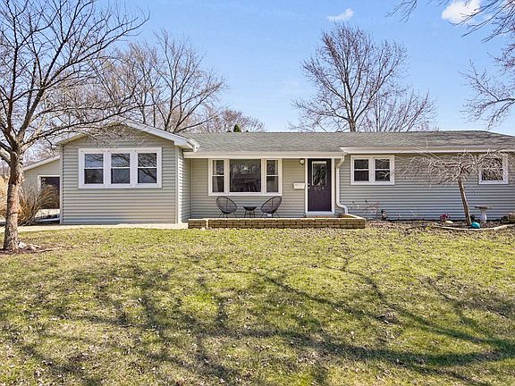 2nd image of 604 Edwin Dr