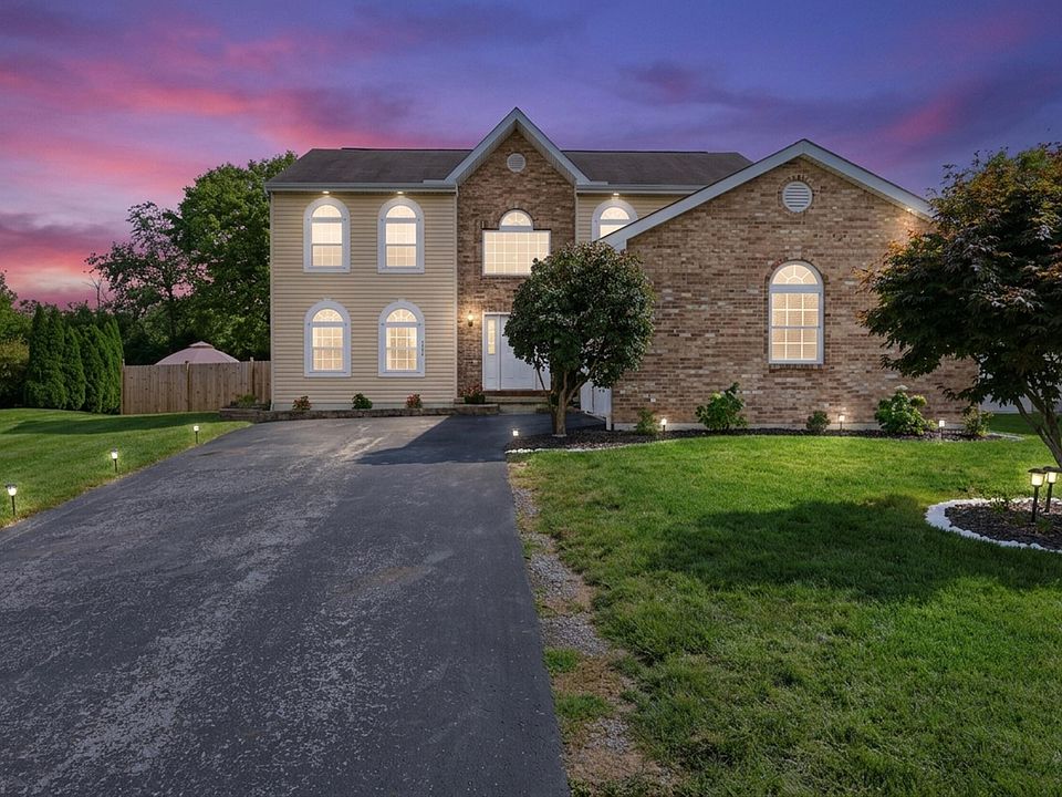 1st image of 211 Cavanaugh Dr