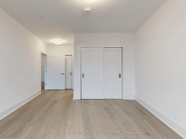 10 Inn On The Park Dr #212 — Photo 34