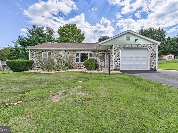 3355 Taunton Dr, York, PA 17402