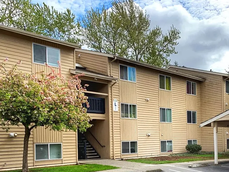 Sandpiper Apts. — Photo 10