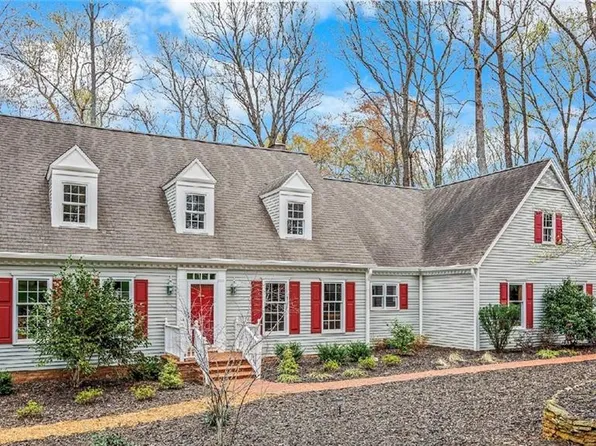 5965 Woodfield Dr, Kernersville, NC 27284